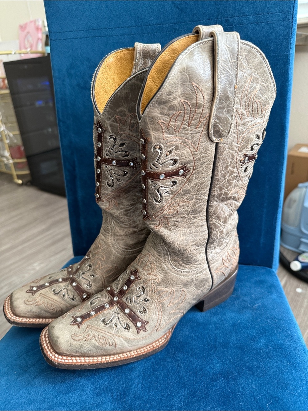 Women's Western Cowboy Boots in Taupe with Brown Accents